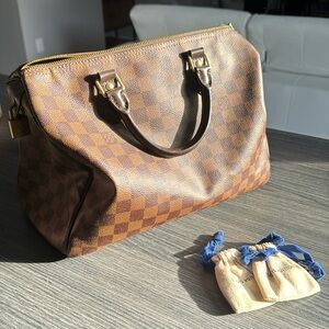 Louis Vuitton speedy